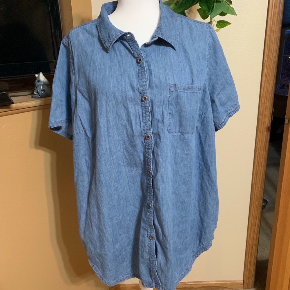 Women’s button Down Top